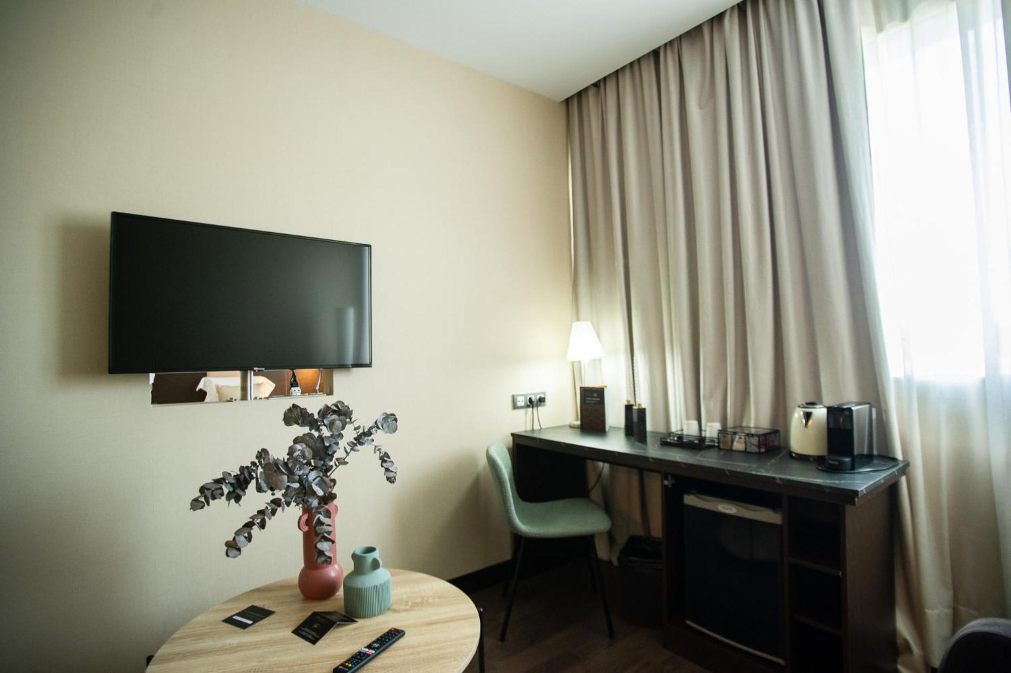 Azz Pamplona Norte Hotel Berriozar المظهر الخارجي الصورة