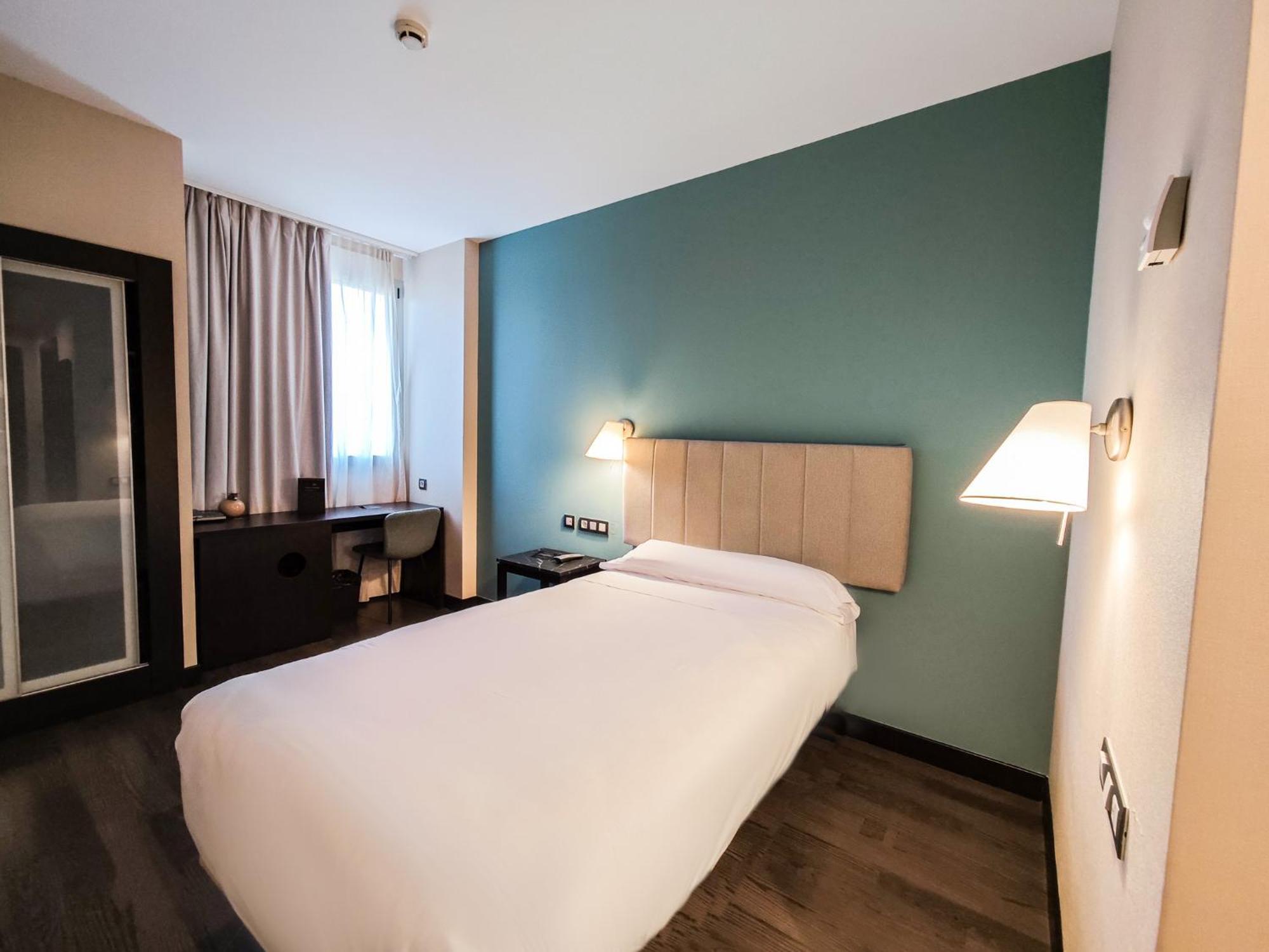 Azz Pamplona Norte Hotel Berriozar المظهر الخارجي الصورة