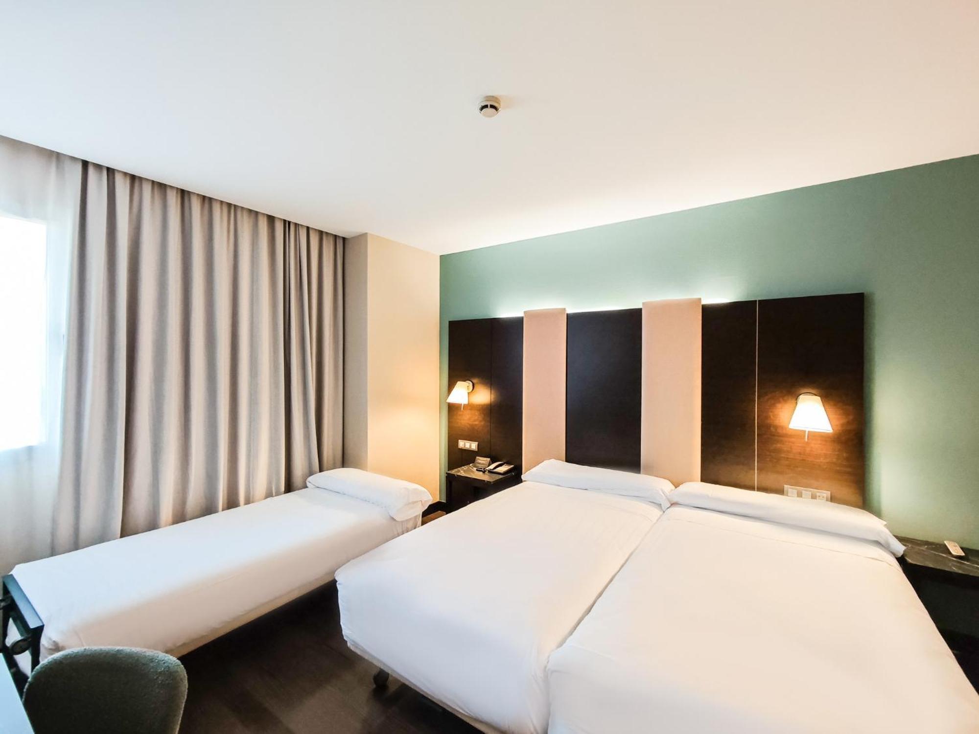 Azz Pamplona Norte Hotel Berriozar المظهر الخارجي الصورة